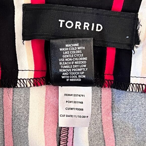 Torrid Hot Shorts Black Pink White Striped Plus Size Paper Bag Waist Size 20 - Picture 12 of 14